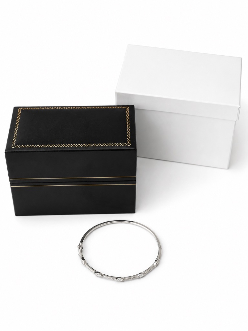 XIV Karats Beverly Hills 14K White Gold Diamond Bangle - Picture 8 of 11